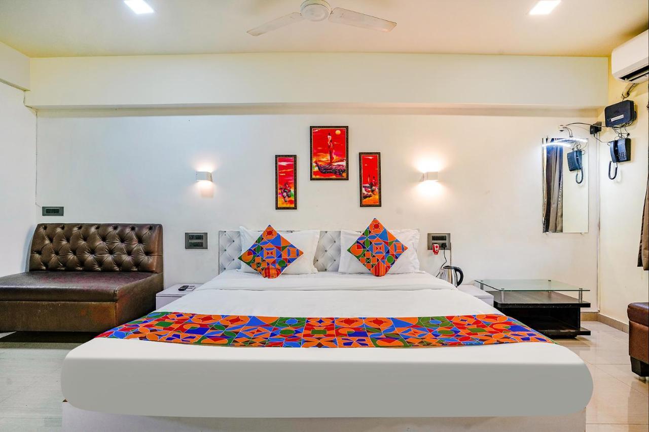 Hotel Fabexpress White House - Nr Midc Khargar à Koparpāda Extérieur photo