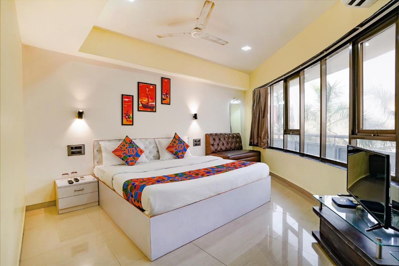 Hotel Fabexpress White House - Nr Midc Khargar à Koparpāda Extérieur photo