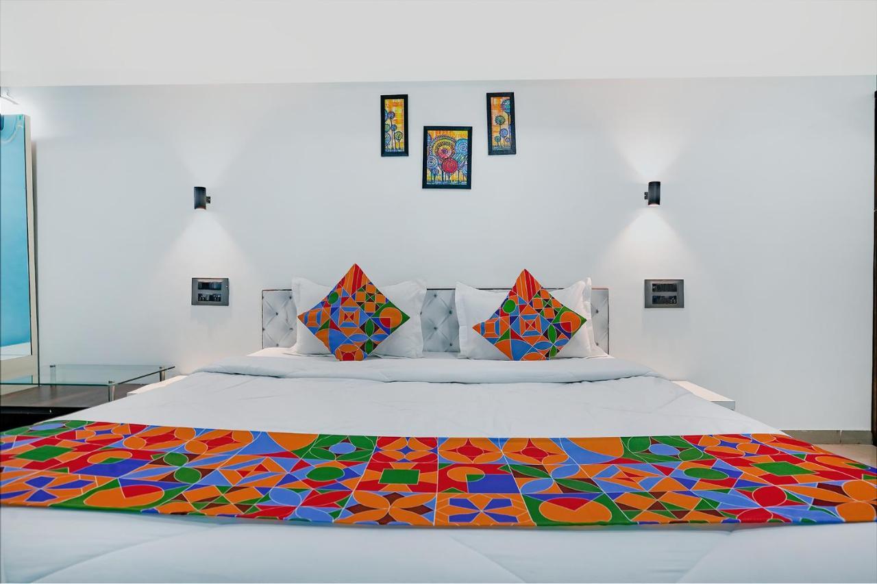 Hotel Fabexpress White House - Nr Midc Khargar à Koparpāda Extérieur photo