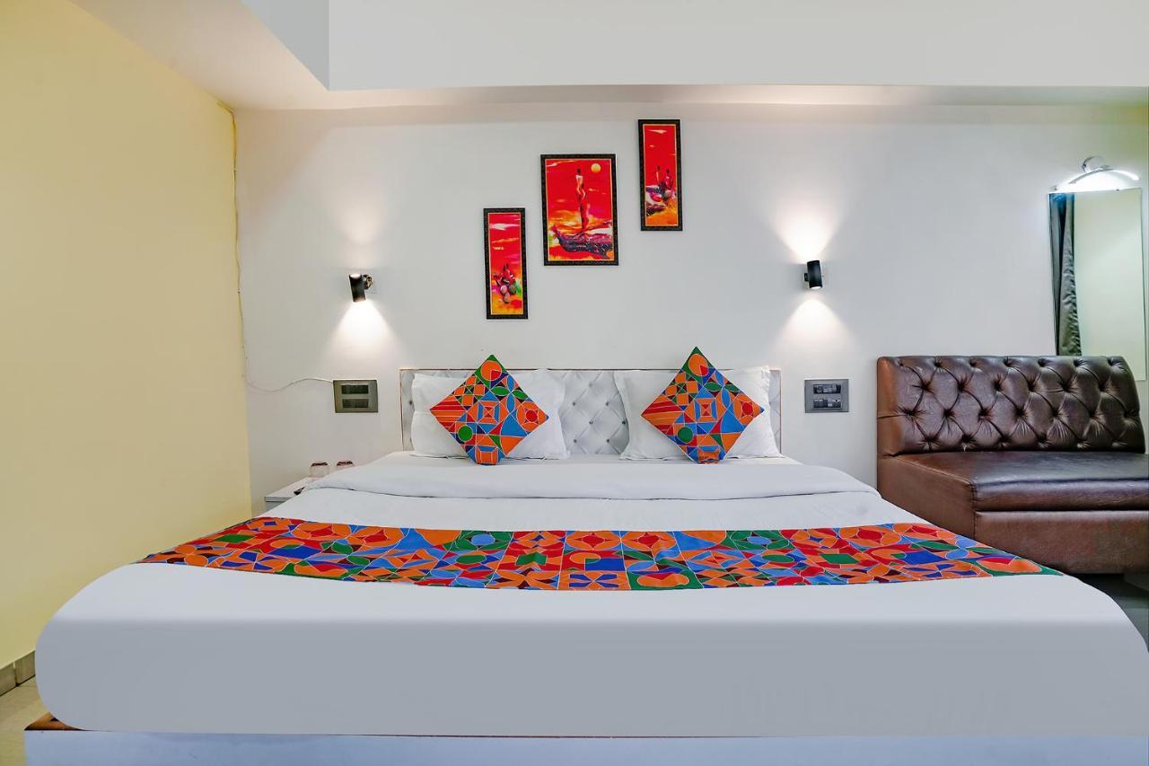Hotel Fabexpress White House - Nr Midc Khargar à Koparpāda Extérieur photo