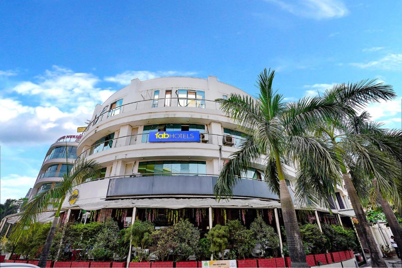 Hotel Fabexpress White House - Nr Midc Khargar à Koparpāda Extérieur photo