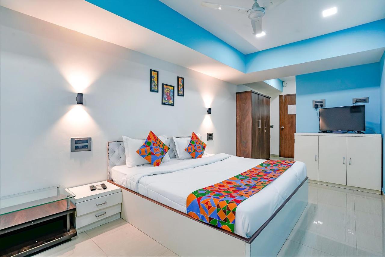 Hotel Fabexpress White House - Nr Midc Khargar à Koparpāda Extérieur photo